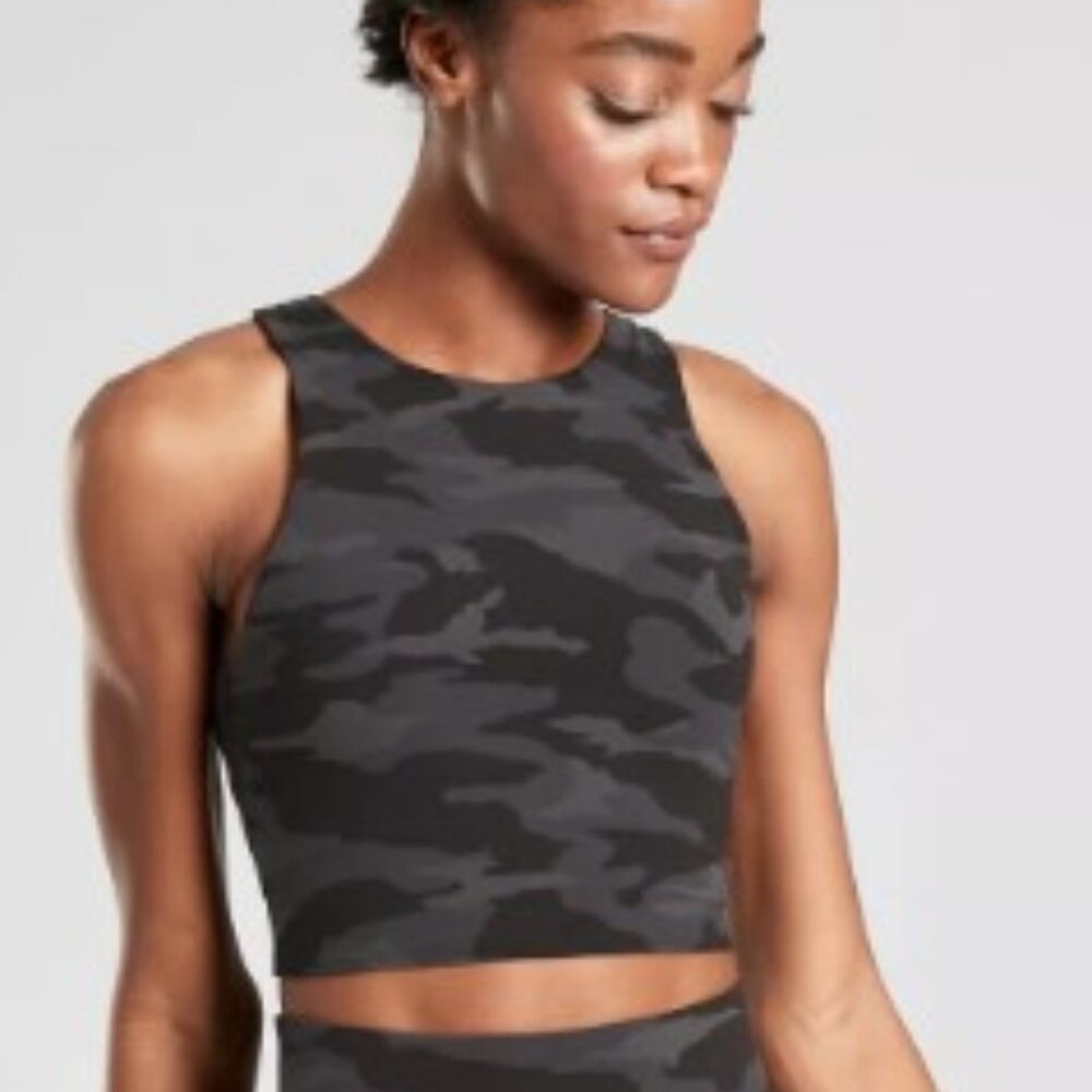 NWT Athleta $64 Conscious Crop Camo size XL D-DD